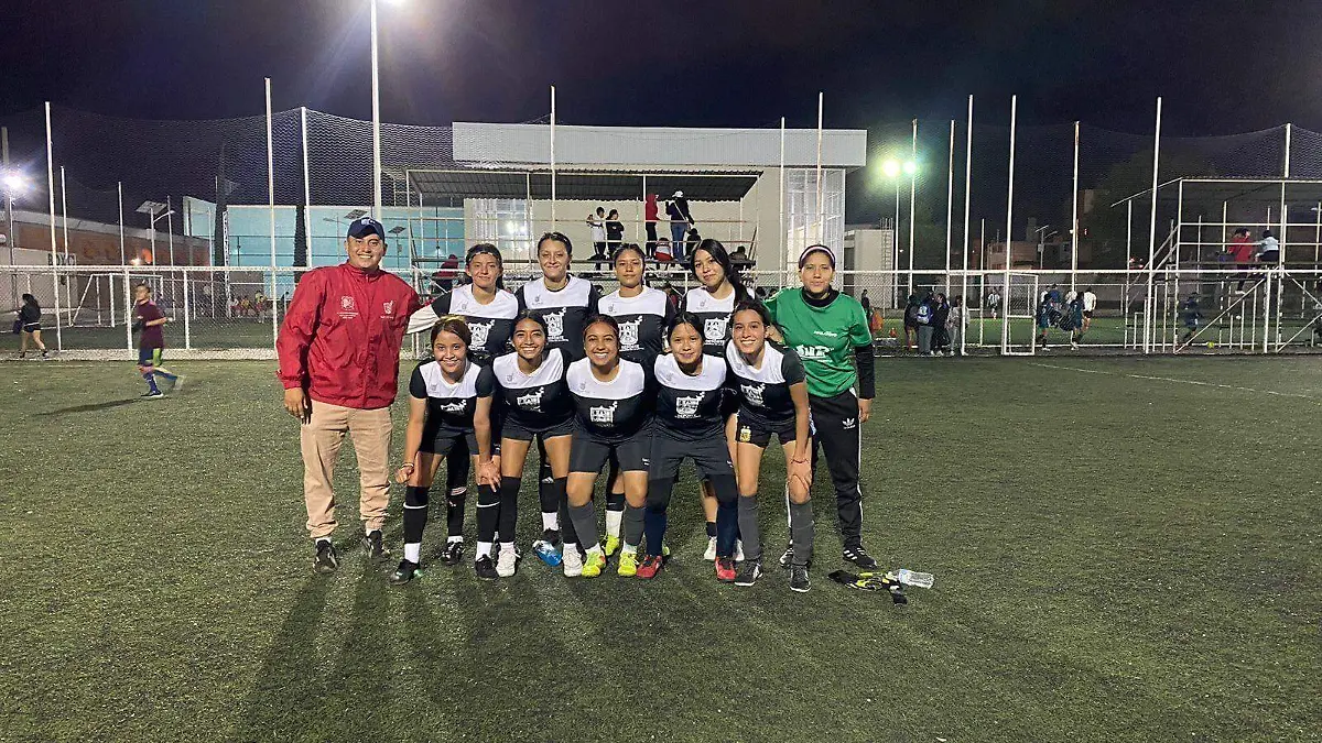 equipo femenil de futbol 6x6